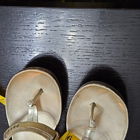 Prada gold flip flips SZ 36/6 - Picture 14 of 16